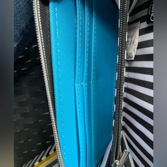 Marc Tetro Blue Dog Design Wallet. - Picture 5 of 8